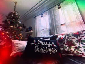 Amanda Righetti Instagram - 🚂 Merry Christmas 💫🎄