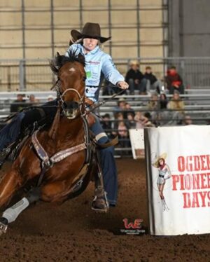 Amberley Snyder Instagram - 🤎🎂 Happy Birthday to the horse who has been my world for 10 years. 17 looks good on you, but I wish we could start again at 6! I owe you a whole lot and am thankful for all you’ve given! Happy Birthday Legacy 🥹🫶🏻

#amberleysnyder #walkriderodeo #frenchopen #legacyakalegs