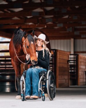 Amberley Snyder Instagram - 🤎🎂 Happy Birthday to the horse who has been my world for 10 years. 17 looks good on you, but I wish we could start again at 6! I owe you a whole lot and am thankful for all you’ve given! Happy Birthday Legacy 🥹🫶🏻

#amberleysnyder #walkriderodeo #frenchopen #legacyakalegs
