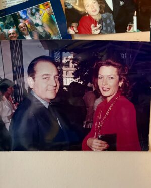 Amelie Zilber Instagram - My grandpa always called me his star, but it was his gentleness and kindness that lit up the lives of those around him. He made sure you knew you were brighter than you believed. He was soft and pure and gracious. He was perfect. Une vie honorable est une vie éternelle❤️ I love you so much