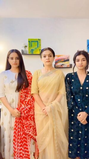 Ami Trivedi Instagram - Three musketeers 😜♥️

@ami_trivedi_official @nancy_roy56 

#funny #reels #india #instadaily #instagood #mood #masti #bff #onset #yrkkh #fyp