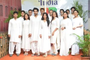 Ami Trivedi Instagram - DIRECTORS' S KUT PRODUCTION AND SHAHI PRODUCTIONS CELEBRATE 75TH INDEPENDENCE DAY WITH TEAM @rajan.shahi.543 @directorskutproduction