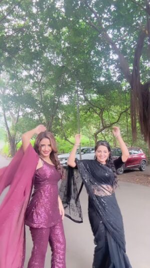 Ami Trivedi Instagram - Failed attempt 😃😂 @ami_trivedi_official 

#reels #failedattempt #crazy #us #dance #reelpartner
