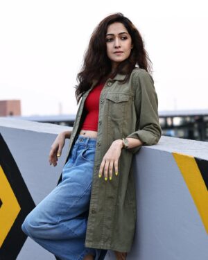Amrita Chattopadhyay Instagram - ✨✨✨✨

📸 @sandipphotographer 

#instamood #mondaymood #vibes #instagood #winter #outdoor