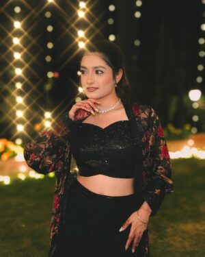 Amulya Rattan Instagram - Mein Apni Favourite Hu✨