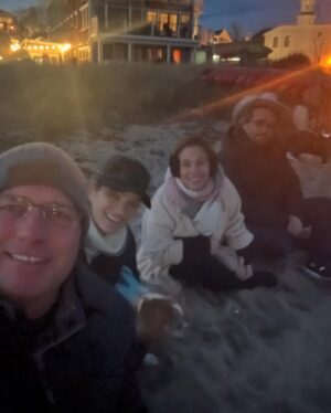 Amy Jo Johnson Instagram - Wishing you all a Happy New Year!! #2025🦋