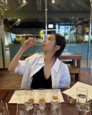 An So-hee Instagram - 💛🥃🧡☺️💚🧐🩵👯‍♀️