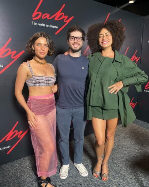 Ana Flavia Cavalcanti Instagram - Press Day de Baby de @marcelobcaetano hoje no icônico @cinesescsp a convite de @vitrine_filmes ♥️

Baby estreia dia 9 de Janeiro nos cinemas de todo Brasil com S.

Um filme muito lindo minha gente e eu tô uma gata de macacão jeans escolhido pela maioral figurinista premiada @casadecoisas 

Janeiro promete 🏖️