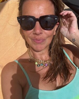 Ana Garcia Martins Instagram - Reza a lenda que não se pode ter stress em Cabo Verde, maneiras que temos feito por isso. Um ou outro grito ocasional de “já vos disse para pararem de implicar um com o outro” mas, fora isso, morabeza! 🇨🇻