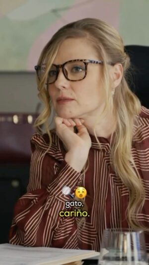 Ana Layevska Instagram - ¡Santiago está súper celoso del Doctor Patricio! 🤨😒

#DoctoraLucía 🔴 EN VIVO AHORA por las pantallas de Azteca UNO 📺 y a través de aztecauno.com 📱