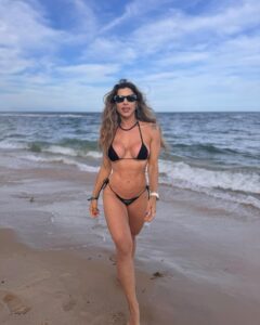 Actress Ana Paula Minerato HD Photos and Wallpapers January 2025