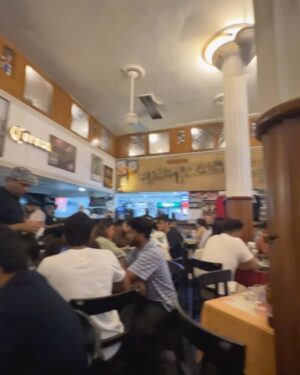 Anahita Bhooshan Instagram - The last chapter of the year, make it count. 💫❄️
Also, it was my first time at the Leopold Cafe and I absolutely loveddd the food. 😋