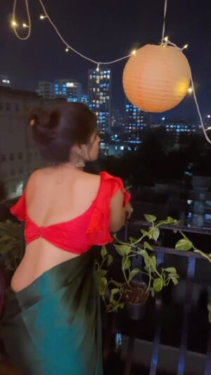 Anamica Kadamb Instagram - Na Samjh Tu samjhega kaise 🤦‍♀️
#reels #anamicakadamb #song #bollywood #trendingreels #shortreels #viral