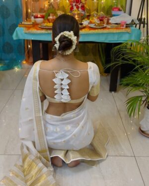 Anamica Kadamb Instagram - 🤍 saree, Bindi aur Bhakti 🙏
#saree #ethnic#bindi #nath #bhartiyanaree #anamicakadamb #ganpatibappamorya #ganeshchaturthi