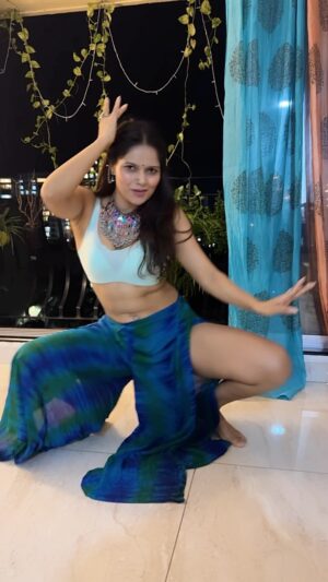 Anamica Kadamb Instagram - Aaj ki Raat maza husn ka 👁️ se lijiye 🥰🥰🥰
🤩🤩🤩🤩
#stree2 #tamannabhatia #anamicakadamb #rajkumarrao #dancevideo #bollywood #trendingreels 
@tamannaahspeaks