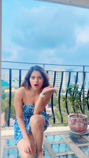 Anamica Kadamb Instagram - Ishq ka 🪙 uchale 🥰
#reels #instagood #haankehaan #bollywood #anamicakadamb #trendingreels