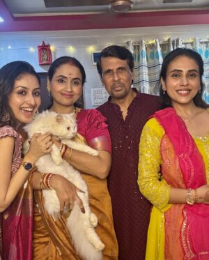Anchal Sahu Instagram - Lighting up some Diwali happiness.❤️🧿🫶🏻💫
#Diwali2024