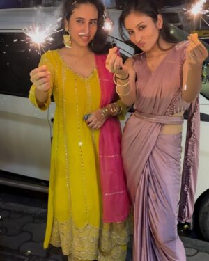 Anchal Sahu Instagram - Lighting up some Diwali happiness.❤️🧿🫶🏻💫
#Diwali2024