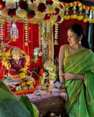 Anchal Sahu Instagram - 🕉️🔱💫
॥ गणपति बप्पा मोरया ॥

Happy hearts , all smiles and lots of modaks!❤️🥰
#ganeshchaturthi2024