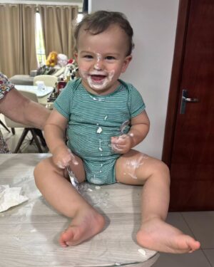 Andrea Quattrocchi Instagram - Buscamos al primer bebé del 2025💫

♥️

Si estas por recibir al nuevo integrante de tu familia y empezar, literal, una nueva vida este 2025, @huggiespy te regala un año entero de pañales🥹

Para participar deben enviar al DM de @huggiespy entre el 1 y 2 de enero el certificado de nacimiento del hospital y para más info, bases y condiciones estan en la bio del perfil de huggies 🙌🏻