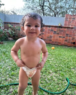 Andrea Quattrocchi Instagram - Buscamos al primer bebé del 2025💫

♥️

Si estas por recibir al nuevo integrante de tu familia y empezar, literal, una nueva vida este 2025, @huggiespy te regala un año entero de pañales🥹

Para participar deben enviar al DM de @huggiespy entre el 1 y 2 de enero el certificado de nacimiento del hospital y para más info, bases y condiciones estan en la bio del perfil de huggies 🙌🏻
