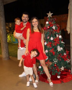 Andrea Quattrocchi Instagram - Nuestra Navidad🎄♥️✨️ Otro mágico momento irrepetible con mis comestibles bebés💫