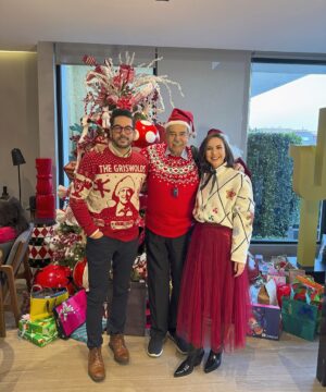 Andrea Torre Instagram - Navidad 2024 con los #OdP 🎄🎅

Muy feliz de compartir fechas tan bonitas con personas que adoro… 
 
Y no se pierdan la última foto, se logró y quedó bien padre!!! 

—

#ATH🍄 #andreatorre #navidad #odep #ortizdepinedo #familia #family #navidad2024