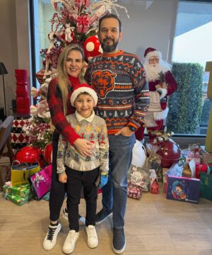 Andrea Torre Instagram - Navidad 2024 con los #OdP 🎄🎅

Muy feliz de compartir fechas tan bonitas con personas que adoro… 
 
Y no se pierdan la última foto, se logró y quedó bien padre!!! 

—

#ATH🍄 #andreatorre #navidad #odep #ortizdepinedo #familia #family #navidad2024