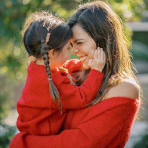 Andreia Rodrigues Instagram - Só para vos desejar um Feliz Natal, cheio de amor, sorrisos, junto dos que mais amam! 🎄❤️

São os votos da família Oliveira 😘✨