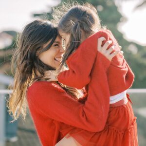 Andreia Rodrigues Instagram - Só para vos desejar um Feliz Natal, cheio de amor, sorrisos, junto dos que mais amam! 🎄❤️

São os votos da família Oliveira 😘✨