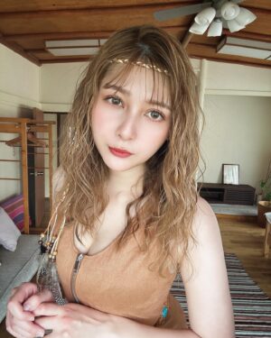 Angela Mei Instagram - ゼロイチメンバーがアニマルになっちゃった！
「ゼロイチ動物図鑑」発売記念イベントとして、3/1(土)にサイン会&チェキ会が開催されます🦒
私は1部、Bグループでの参加です！
明日22日の20時より予約開始⭕️色々な特典とかあるのでチェックしてみてね🦁

https://passmarket.yahoo.co.jp/event/show/detail/01s0a3ga8f741.html
(リンクはストーリーからも飛べるよん)