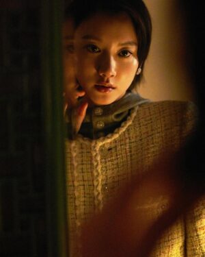 Angela Yuen Instagram - In the mood for “Modern Flirt.” 🏢✨

I’m thrilled to share this power project I’ve been anticipating. Directed by Audrey Diwan, the short film is now out!

🎬 Director @audrey.diwan 
📸 Photographer @wingshya 
#CHANELcruise #CHANELshow @chanelofficial