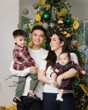 Angeline Quinto Instagram - Wishing you all the sweet and simple joys of the season.
Merry Christmas, everyone 🎄🫶🏻

📸 @bellamorcen