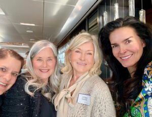 Angie Harmon Instagram - Lunching with Legends…. 🎄I truly & deeply love & adore these powerful women! ❤️❤️❤️❤️

#happyholidays2024 #lunchwithlegends #womenwhoinspire