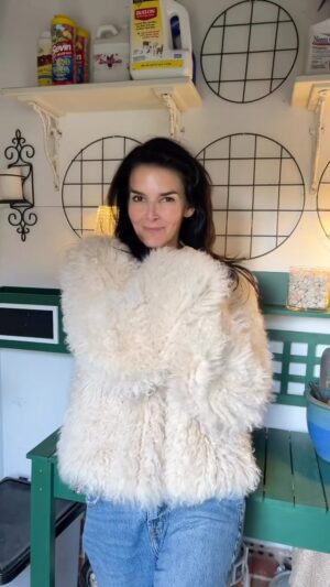 Angie Harmon Instagram - It’s beginning to look a lot like… A POTTING SHED!!!! 
#BOOM 🤩 

#OhYesIDid #ChaosQueen #ThanksMO
