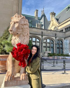 Angie Harmon Instagram - Biltmore bucket list… CHECK✅

#2024wrapped #happynewyear2025 #thebiltmore
