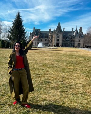 Angie Harmon Instagram - Biltmore bucket list… CHECK✅

#2024wrapped #happynewyear2025 #thebiltmore
