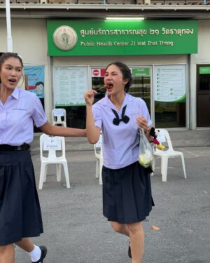 Aniporn Chalermburanawong Instagram - พี่มอปลายกับน้องมอต้น พาไปดูกิจกรรมหลังเลิกเรียนจ๊ะ🤓🧸📝✨