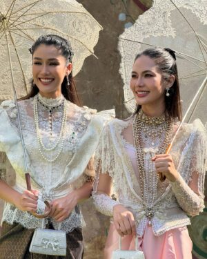 Aniporn Chalermburanawong Instagram - สวัสดีปีใหม่จ้าววว🥹🤎
