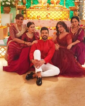 Anisha Hinduja Instagram - Kundali Bhagya has just not been just  a show for me ,i’ve lived the character of Rakhi Maa Each day . I’ve genuinely felt the emotion for every child of mine . We laughed, we enjoyed we cried,,,,, all together. We even fought at times but all got sorted . We were a team . But as they say nothing lasts forever. This Goodbye ,,,,,,, i swear is the hardest one . 
Love you all a lot . I wish i never had to say this 
Bye Bye @kundali Bhagya 
A big thanks to @ektarkapoor@shobhakapoor @verunbabbar @muktadhond @jassi.k15 @beinganilnagpal @zeetv @kavi_nagpal @sahil.sharma540 
Each unit member, my lightmen , my spot dadas , my dress department, my setting department , my DOP’s, i am so fortunate to work with all of you . God bless each one of us ❤️❤️❤️❤️❤️❤️
Signing off Rakhi Luthra