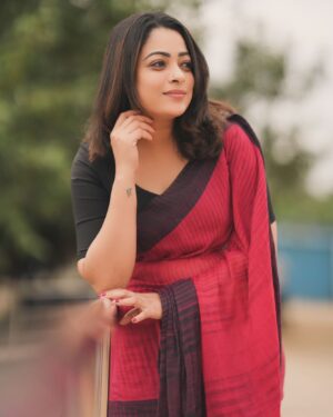 Anjali Rao Instagram - Some random clicks by : @viki_pixer