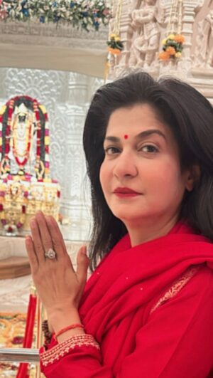 Anjana Om Kashyap Instagram - जिनके नाम से जन्म पर सोहर है 
जिनके नाम पर मृत्यु सत्य है 
वो राम हैं!

जागा है अवध का भाग्य जी…जागा है मेरा भाग्य भी!
