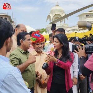 Anjana Om Kashyap Instagram - लाल चुनरी का रंग, पधारो मारे देस वाले धुन के संग 

राजस्थान का चुनावी 'रण' आजतक के 'हेलीकॉप्टर शॉट' के संग

#Rajtilak #LokSabhaElection2024 @anjanaomkashyap_aok