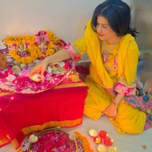 Anjana Om Kashyap Instagram - माँ लक्ष्मी और गणेश जी पूजा 🪷