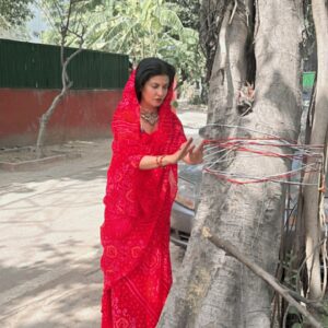 Anjana Om Kashyap Instagram - सुख- समृद्धि के लिए वट सावित्री 🙏🏼