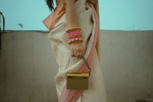 Ankita Sahigal Instagram - 🕊️
.
.
.
Photos by @joeysmovie 
Jewellery @suhana_art_and_jewels 
Bag @tanned_official
.
#saree