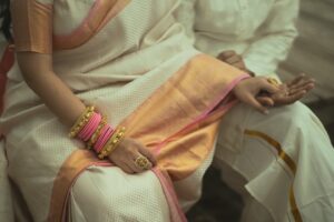 Ankita Sahigal Instagram - Kavithaigala Kanavugala Kayalvizhiye ❤️
.
 Are you poetry? Are you my fantasy, you stunning one with fish eyes?
.
.
.
Photo - @joeysmovie 
jewellery - @suhana_art_and_jewels
 jewels styled by @rainastagram 
Bought Saree from - @nallisilksarees 
.
.
#🧿❤️🌸