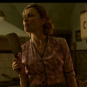 Anna Foglietta Instagram - Questi Fantasmi! 
Un film di Alessandro Gassman ❤️ tratto dal capolavoro di Eduardo de Filippo andrà in onda su Rai 1 in prima serata il 30 Dicembre 
Un testo del 1945 che compie 80 anni e che a dispetto del tempo non invecchia ma che anzi continua a far vibrare ogni corda dell’animo umano. 

Un grazie infinite a tutto il cast, meraviglioso cast…in Massimiliano Gallo e Alessio Lapice, coi quali ho interagito per la maggior parte, ho trovato due compagni di lavoro meravigliosi. Costruttivi, precisi, preparati, generosi…grazie ❤️
Applaudo Maurizio Casagrande , Gea Martire, Viviana Cangiano, Tony Laudadio.. siete speciali ❤️

Un grazie infinito a tutta la troupe per la concentrazione e la devozione. Siete sempre la parte nascosta ma più preziosa della costruzione del lavoro.

Un grazie alla produzione e in particolare agli amici di Napoli.. con voi tutto diventa teatro 

Un grazie alla Rai che investe nella conservazione del nostro infinito patrimonio culturale.. reinventandolo

Ma il grazie più grande va a Eduardo e alla sua capacità inarrivabile di scrivere per ognuno di noi e ad Alessandro che ogni volta che mi dirige riesce a far emergere qualcosa di inaspettato. Con lui mi sento sempre protetta. Grazie 
.
.
.
#questifantasmi
@rai1official 
@raiplay_official 
@picomedia.official 
@alessandro_gassmann_official 
@massimilianogallo_ 
@alessiolapice 
@vivianacangiano 
@maurizio_casagrande 
@tony.laudadio 
@antonello_emidi 
@martina_cossu_mua 
@mari_sansone_hair_dep 
@procaccinifabrizio 
@cirodisarno3778