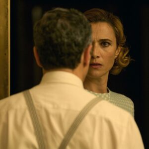 Anna Foglietta Instagram - Questi Fantasmi! 
Un film di Alessandro Gassman ❤️ tratto dal capolavoro di Eduardo de Filippo andrà in onda su Rai 1 in prima serata il 30 Dicembre 
Un testo del 1945 che compie 80 anni e che a dispetto del tempo non invecchia ma che anzi continua a far vibrare ogni corda dell’animo umano. 

Un grazie infinite a tutto il cast, meraviglioso cast…in Massimiliano Gallo e Alessio Lapice, coi quali ho interagito per la maggior parte, ho trovato due compagni di lavoro meravigliosi. Costruttivi, precisi, preparati, generosi…grazie ❤️
Applaudo Maurizio Casagrande , Gea Martire, Viviana Cangiano, Tony Laudadio.. siete speciali ❤️

Un grazie infinito a tutta la troupe per la concentrazione e la devozione. Siete sempre la parte nascosta ma più preziosa della costruzione del lavoro.

Un grazie alla produzione e in particolare agli amici di Napoli.. con voi tutto diventa teatro 

Un grazie alla Rai che investe nella conservazione del nostro infinito patrimonio culturale.. reinventandolo

Ma il grazie più grande va a Eduardo e alla sua capacità inarrivabile di scrivere per ognuno di noi e ad Alessandro che ogni volta che mi dirige riesce a far emergere qualcosa di inaspettato. Con lui mi sento sempre protetta. Grazie 
.
.
.
#questifantasmi
@rai1official 
@raiplay_official 
@picomedia.official 
@alessandro_gassmann_official 
@massimilianogallo_ 
@alessiolapice 
@vivianacangiano 
@maurizio_casagrande 
@tony.laudadio 
@antonello_emidi 
@martina_cossu_mua 
@mari_sansone_hair_dep 
@procaccinifabrizio 
@cirodisarno3778