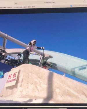 Anna Gasser Instagram - Some more from my favorites album. 
1, sorry at @mia_brookes I got excited and forgot we didn’t want to spray each other 😂
2, technical difficulties at qualies 😅🫣
3, so inspired and grateful to share the podium with these two bosses 
4, @_hanna_snow enjoying the sunset before finals 
5, thanks to my whole team for the endless support and believing in me 🫶
6, home bound with @skullcandy